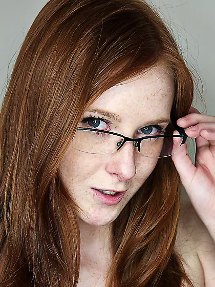 Ginger cutie glasses tight