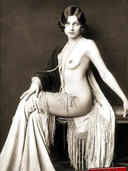 Stunning vintage girls showing