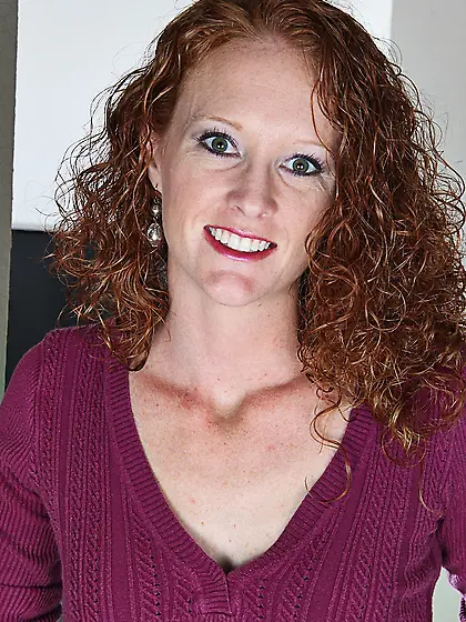 Long legs skinny mom