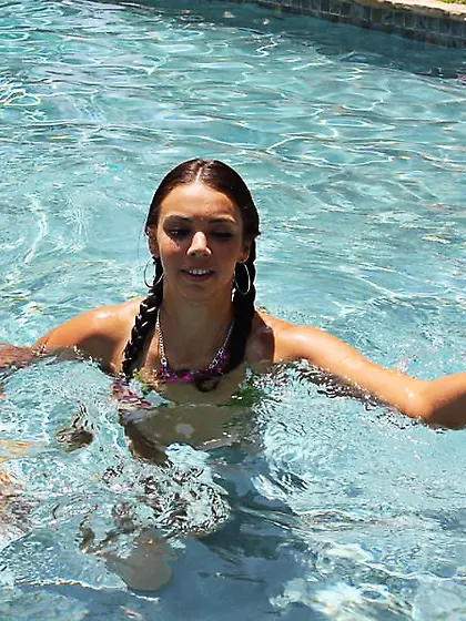 The life guard saved pretty Tiffany Tyler and got a good fucking