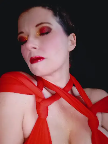 Addlyn her slut older sis queenie and marryann