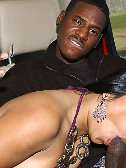 Kyanna Lee takes her sexy black thongs off and gets her muff nai