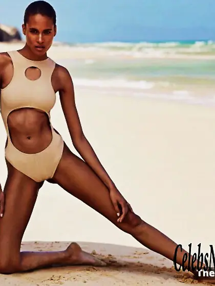 Cindy Bruna Nude