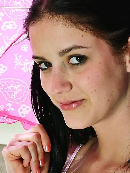 Blooming girl Patricia Nubiles snaps her eyes on you while expos