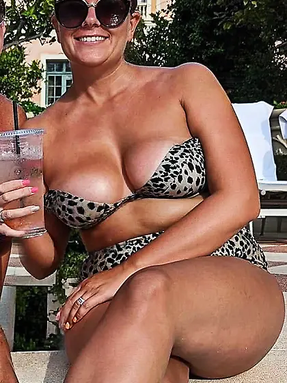 Chubby MILF tits leopard bikini