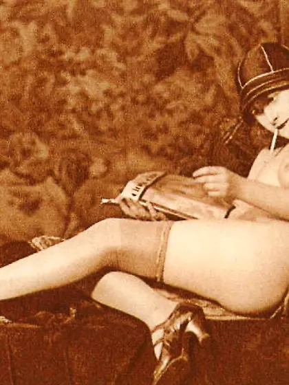 Hot smoking vintage chicks