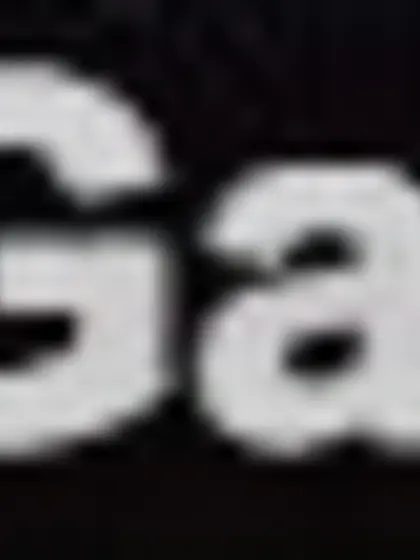 Presley Maddox takes her lingerie off on the bed and blows her l