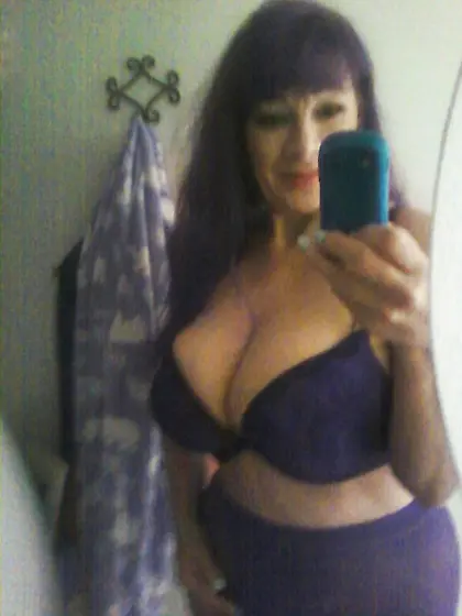 Kitti the milf