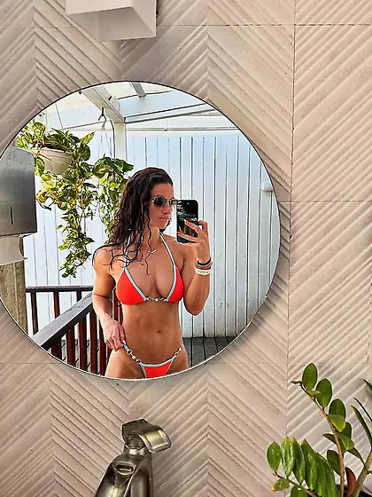 wwyd with hot wannabe gym slut ness?