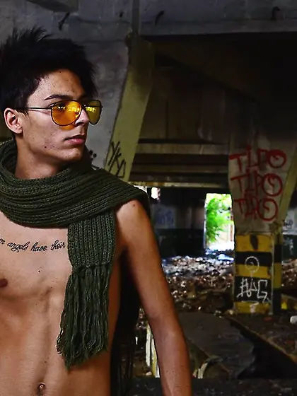 White gay andreisweetboy dancing