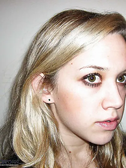 Real Fledgling Set: Super-Hot Blond Selfshooter