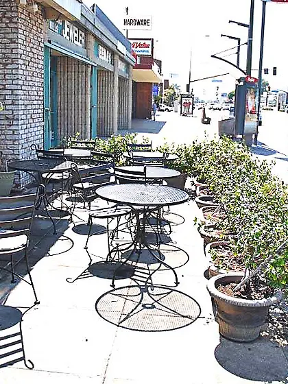 Naughty girlfriends,  Elena Heiress and Cassandra Cruz,  play with