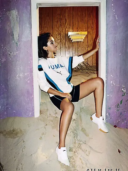 Selena Gomez Hot
