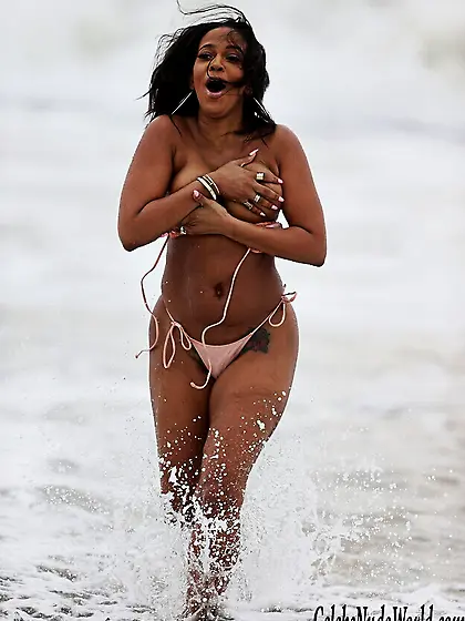 Sundy Carter Topless Photos