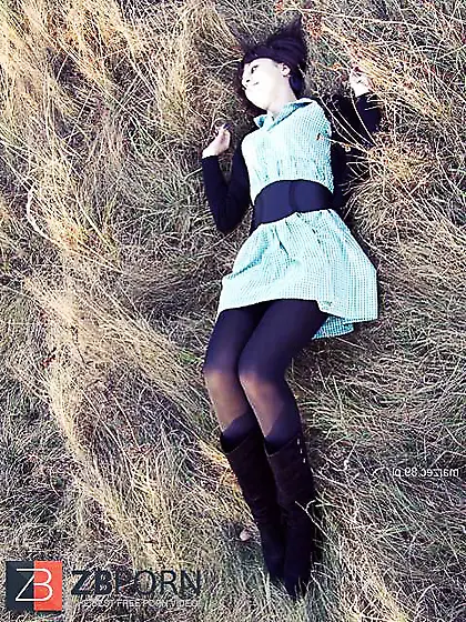 Ebony and brown pantyhouse