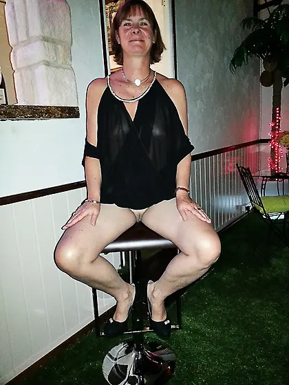 CORINNE LOSSANT PUTE A JUS