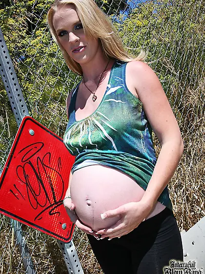 Pregnant blonde Hydii May is willingly playing with several big