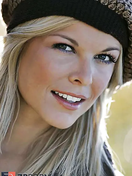 Tina Kaiser super-sexy 9liveTV Presenter