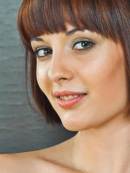 Monika G has one tight shaved pussy and she is flaunting that te