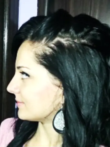 Brunette prettyone perform dancing