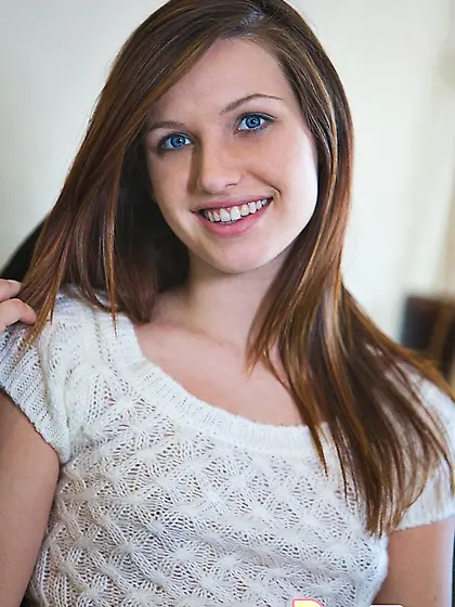 Sexy young MaryJane Johnson cant but rub her clit