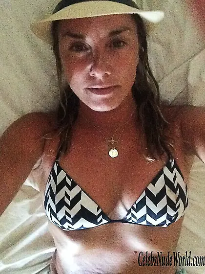 Tamzin Outhwaite LEAKS