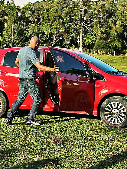 Tgirl gets her ass fucked on the bench