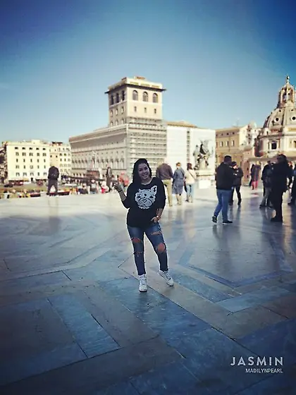 Athletic big tit teen dancing