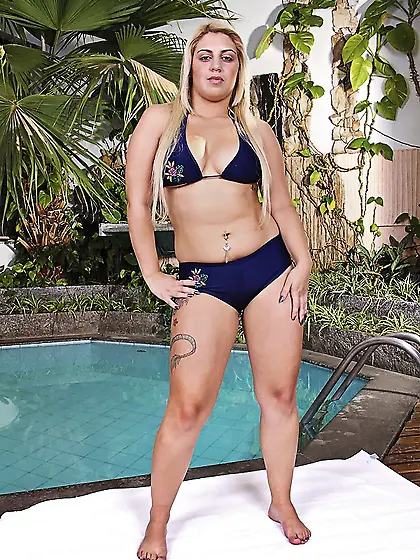Chubby blonde