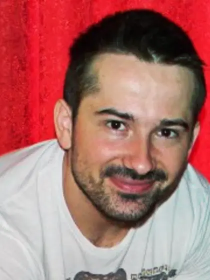 Brunette alex perform anal