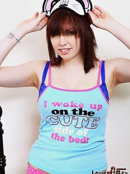 Busty babe loves strip