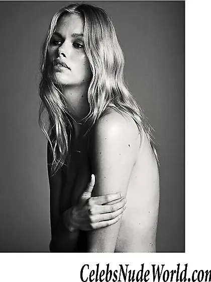 Nude Photos of Emma Stern