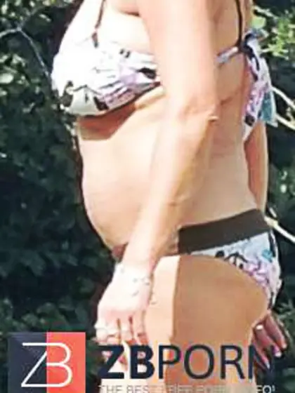 Hoes secretly photographed in the outdoor swimming pool