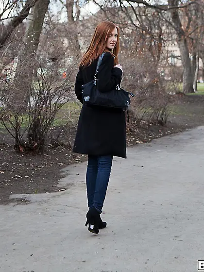 Nasty amateur Linda Sweet turns here and there taking dick in mo