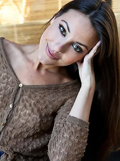 Young iraqi student reveals