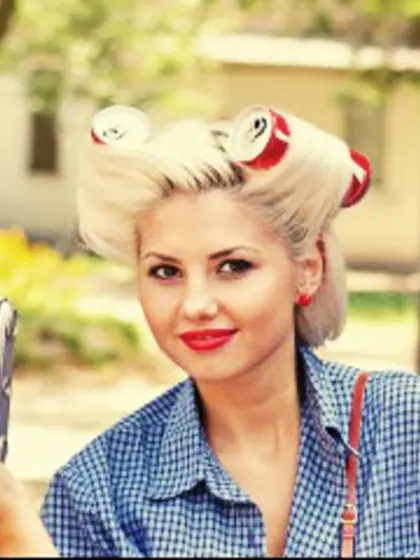 Blonde brianna perform dancing