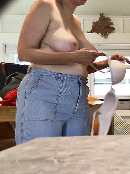 Big TIts Mom caught on Spy Cam