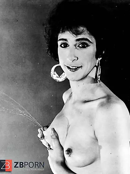 Vintage dark-haired Molly milking her bra-stuffers