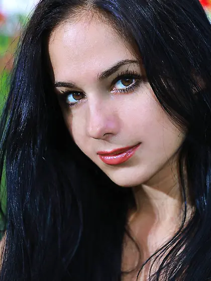 Once you see brunette princess Leona E, you will come back to se