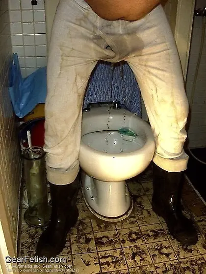 dirty, bulge, urinal, toilet, toilets, stinking, smelly,