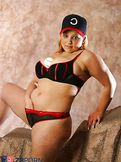 PLUMPER Baseball Stunner Nicoletta