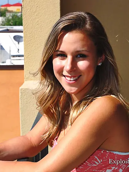 Cute amateur first striptease