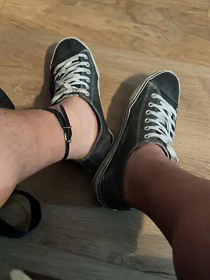 Guys wearing anklets