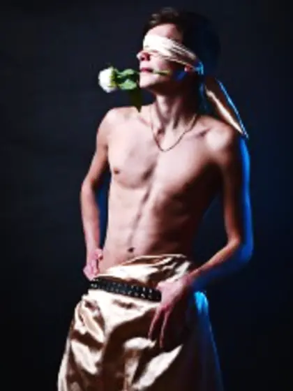 Brunette dennis perform anal