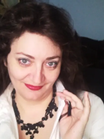 Brunette mikamilf perform anal