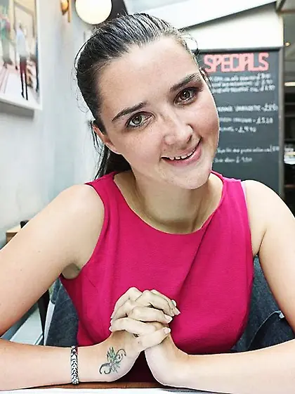 Amateur brunette creampie