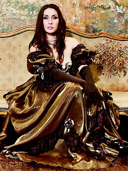 The exclusive photos featuring Paige Turnah demonstrating ass up