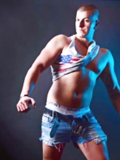 Brunette shayne perform close