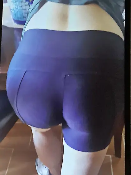 My fat mom looks so fuckable. Leave your comments.