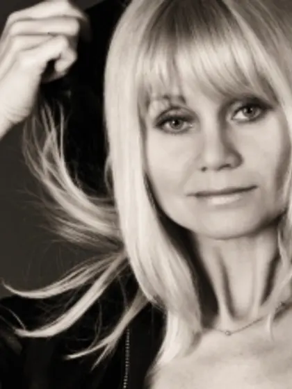 Blonde matureangel perform anal